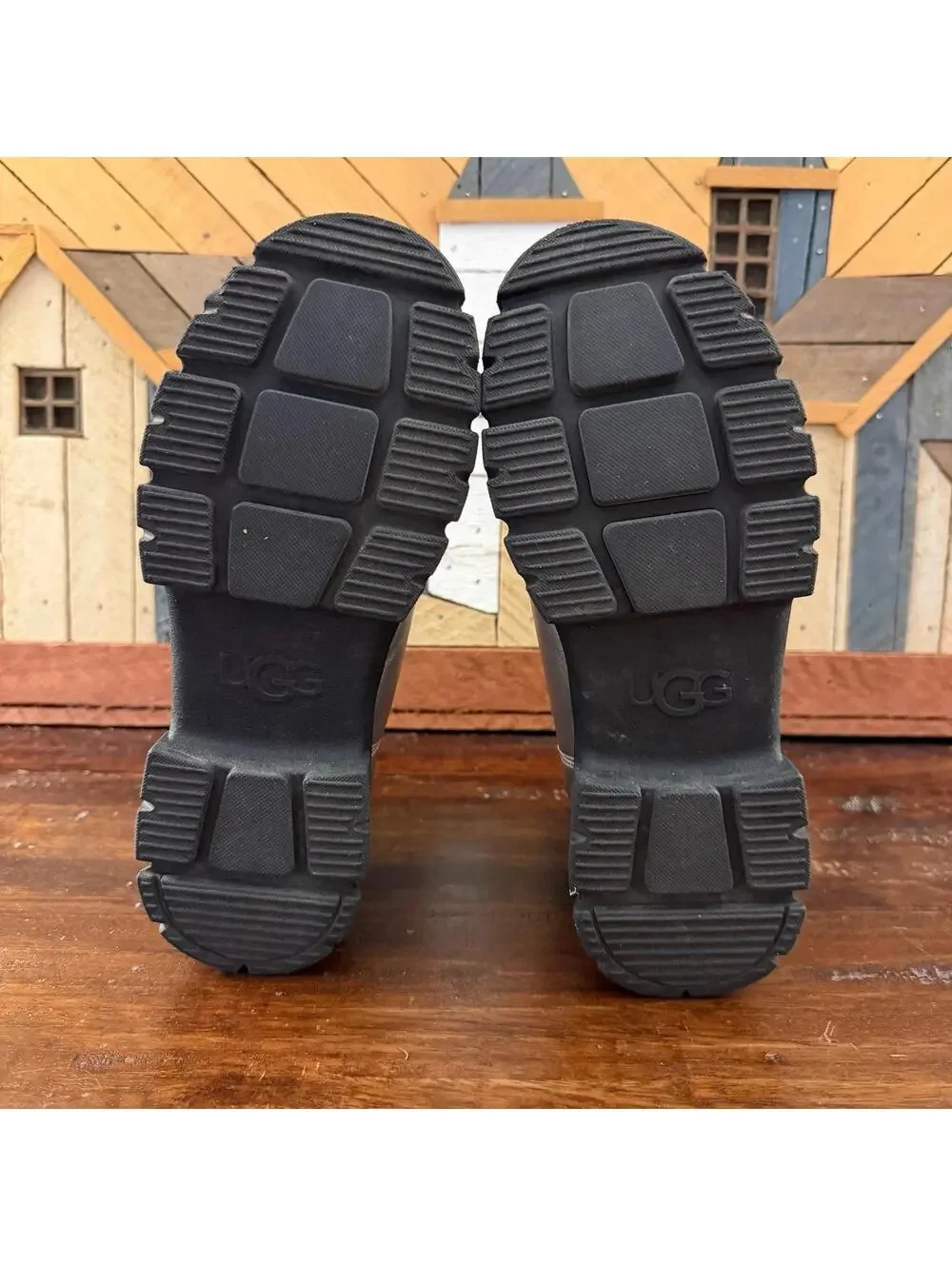 UGG Kids‎ Ashton Chelsea Boots Size 3